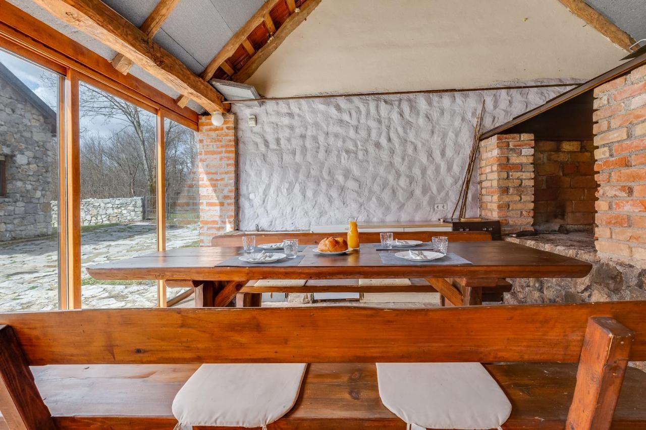 Sokol - Secret Forest House Gracac  Ngoại thất bức ảnh